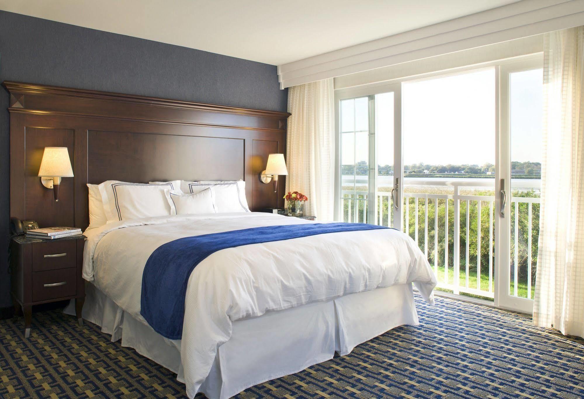 Newport Beach Hotel & Suites Middletown Exteriér fotografie